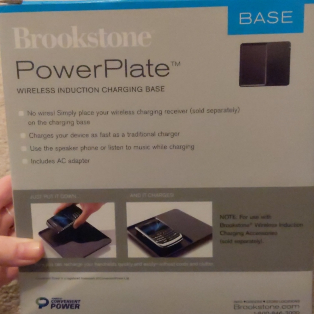 Brookstone PowerPlate Wireless Induction Charging - Picture 2 of 4